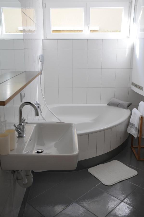 Relax Apartment Mit Garten - Lifestyle Am Bodensee, Fahrraeder & Parkplatz Inklusive Bregenz Exteriör bild